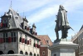 Omstreden beeld J.P. Coen mag blijven